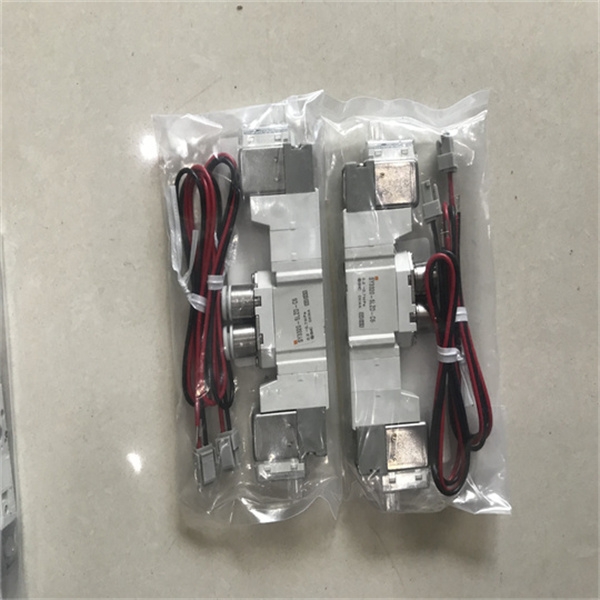 底板配管型SMC電磁閥VV5QC21-07C6PD2-S